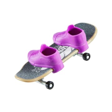 Hot Wheels Skate Vehículo de Juguete Patineta Power Chomp™ con Tenis - Image 3 of 4