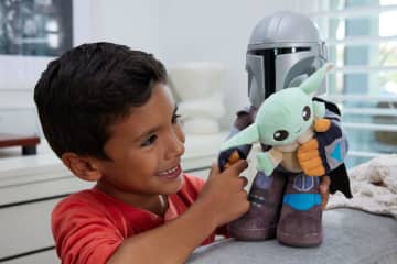 Star Wars Clan Of Two: the Mandalorian Plush Set With Sound