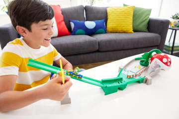 Hot Wheels Mario Kart Pista de Juguete Planta Piraña