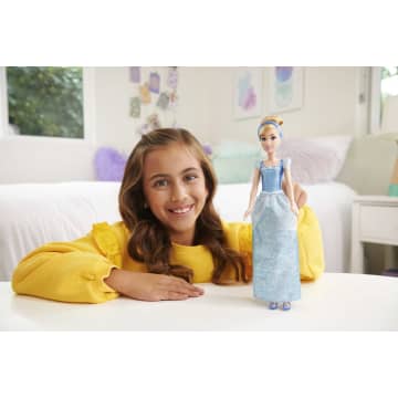 Παιχνίδια Disney Princess, Κούκλα Σταχτοπούτα Με Ρούχα Και Αξεσουάρ