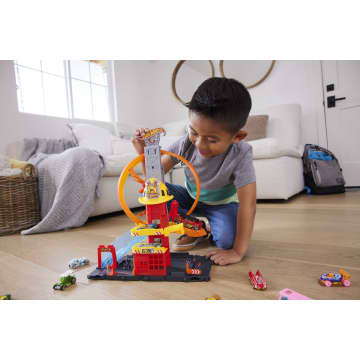 Hot Wheels City Caserma Dei Pompieri Con Super Loop