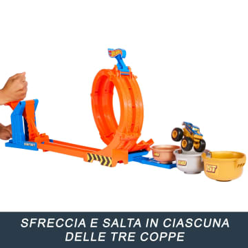 Hot Wheels Monster Trucks Sfida Trofeo Gira E Capovolgi, Playset Con Truck Giocattolo Bigfoot Die-Cast