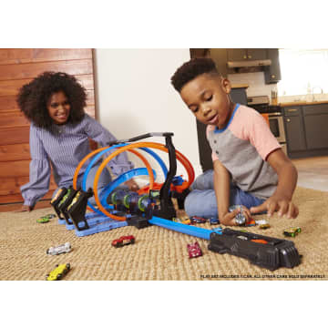 Hot Wheels Corkscrew Crash Track Set