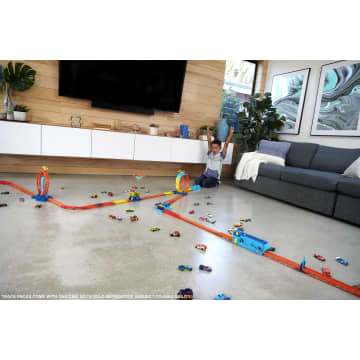 Hot Wheels Track Builder Unlimited – Coffret Piste Basique Avec 10 éléments, 9 Connecteurs Et 1 Voiture 1/64, Dès 6 Ans