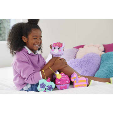 Polly Pocket Licorne Arc-en-ciel – Salon De Coiffure Portable Avec 20 Accessoires – Dès 4 Ans