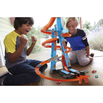 Hot Wheels Sky Crash Tower Track Set