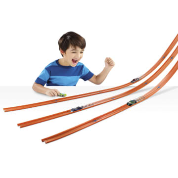 Hot Wheels Car & Mega Track Pack
