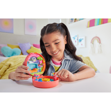 Amazon.com: Polly Pocket Groom & Glam Poodle Compact Playset